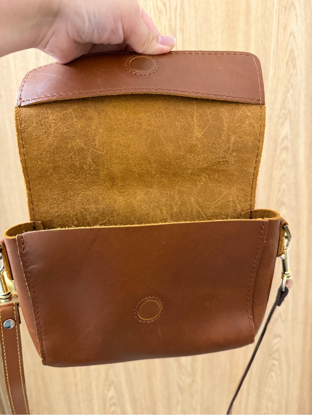 Portland Leather crossbody - Picture 3 of 7